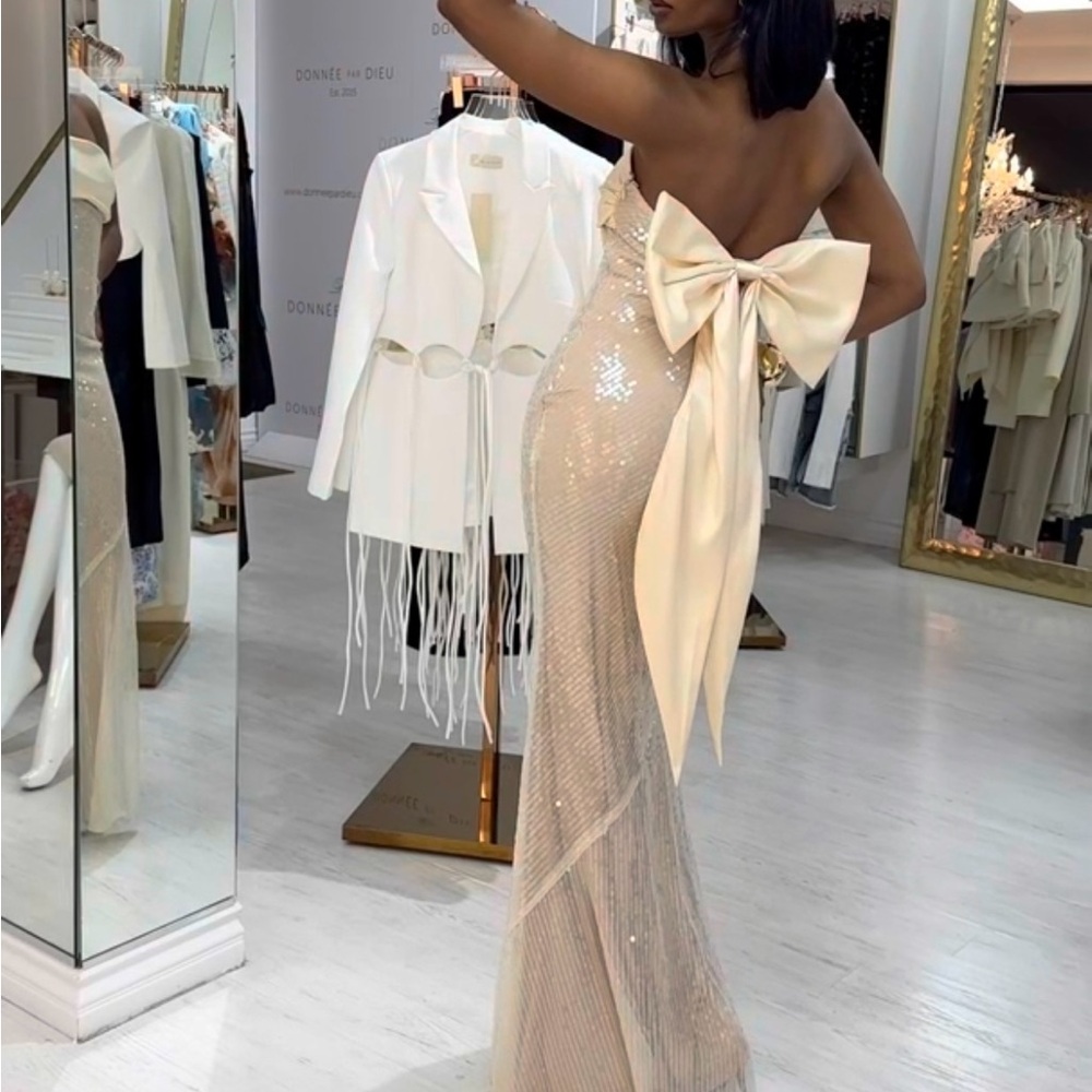 Elegant Cream Sequin Gown with Bow
